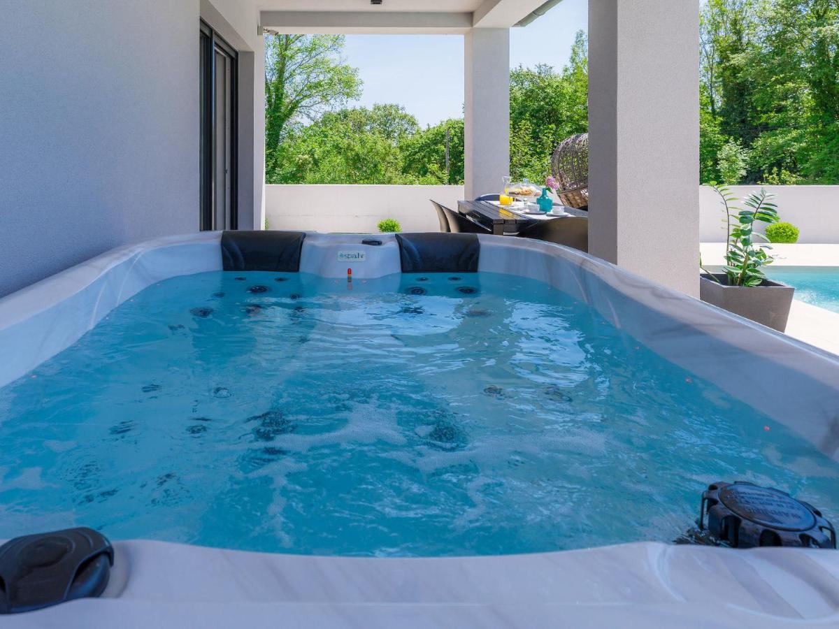 Villa Vine By Interhome Marčana Extérieur photo